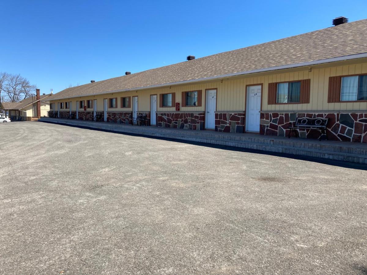 Motel Carleton Sur Mer Exteriör bild