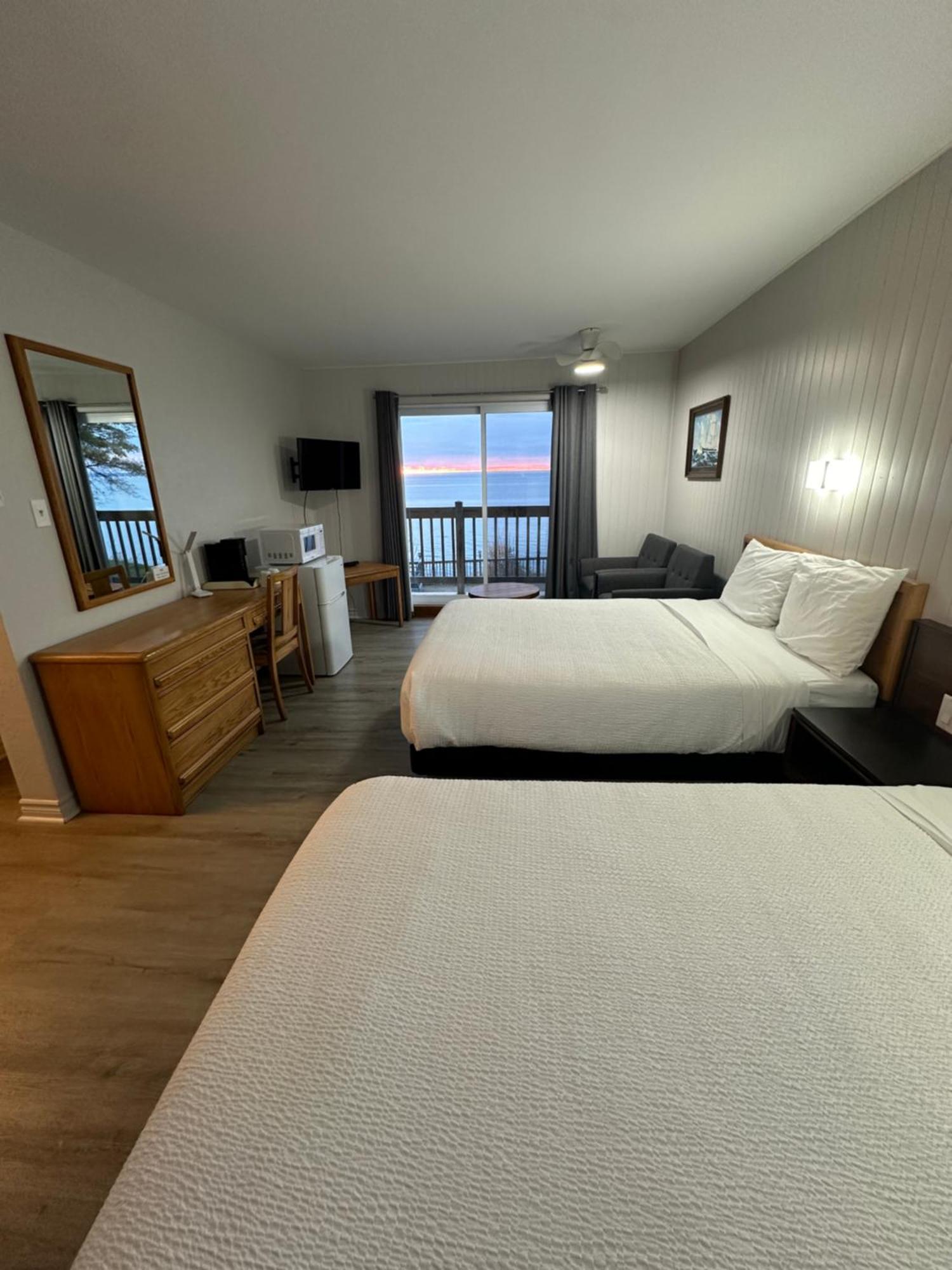 Motel Carleton Sur Mer Exteriör bild